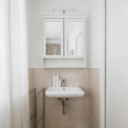 A Pochi Passi Dal Mercato Delle Erbe By Wonderful Italy * Bolonha