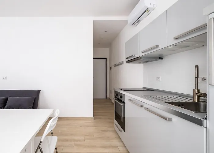 A Pochi Passi Dal Mercato Delle Erbe By Wonderful Italy *